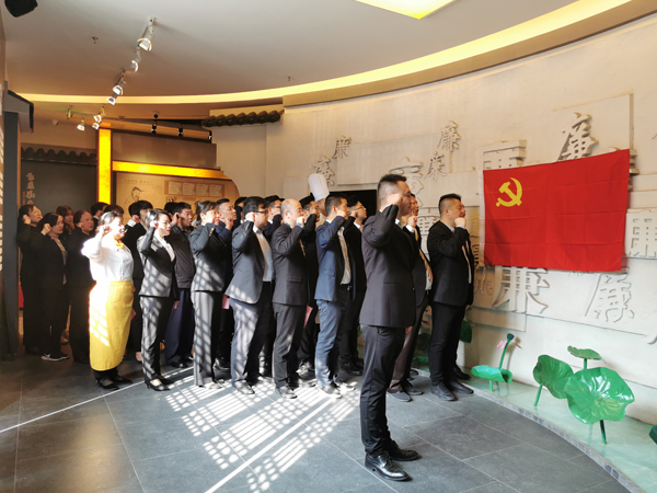 1572832689.jpg 5e754a0e633249b084076d190ce8702f.jpg