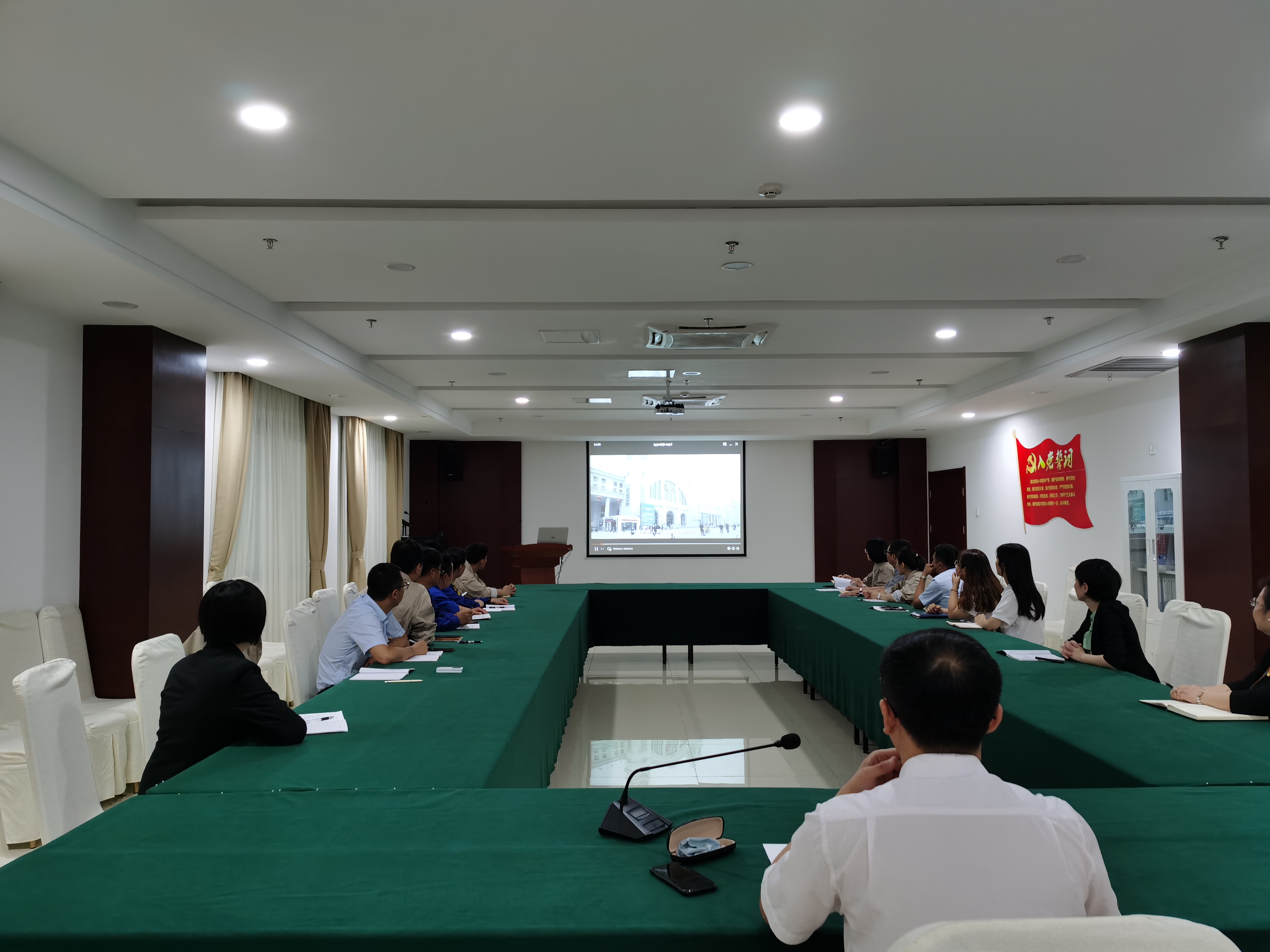 1595401664447709.jpg 2020-7-20-支部書(shū)記上黨課 (2).jpg