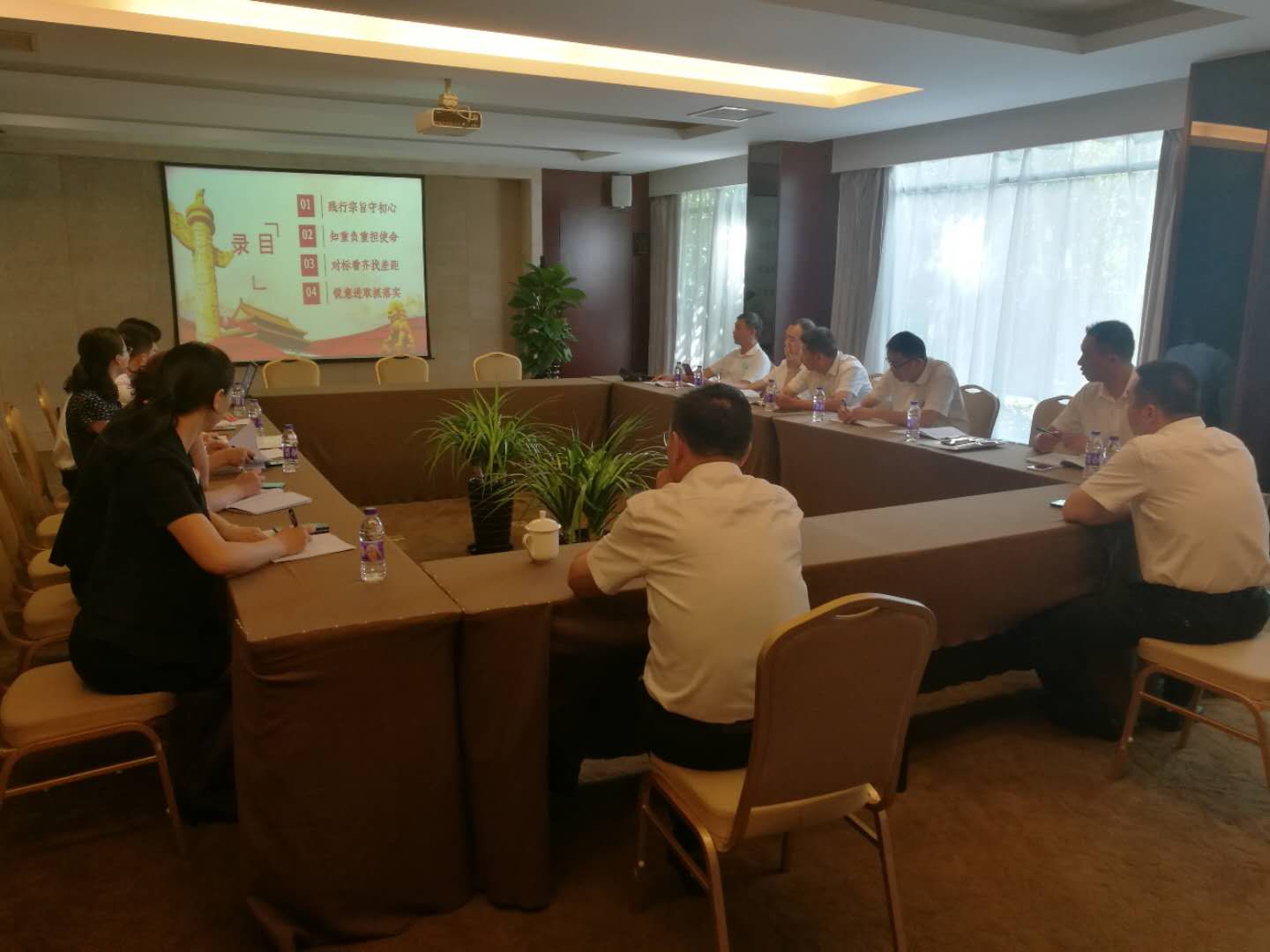 1596615186227070.jpg 紫騰園上黨課.jpg