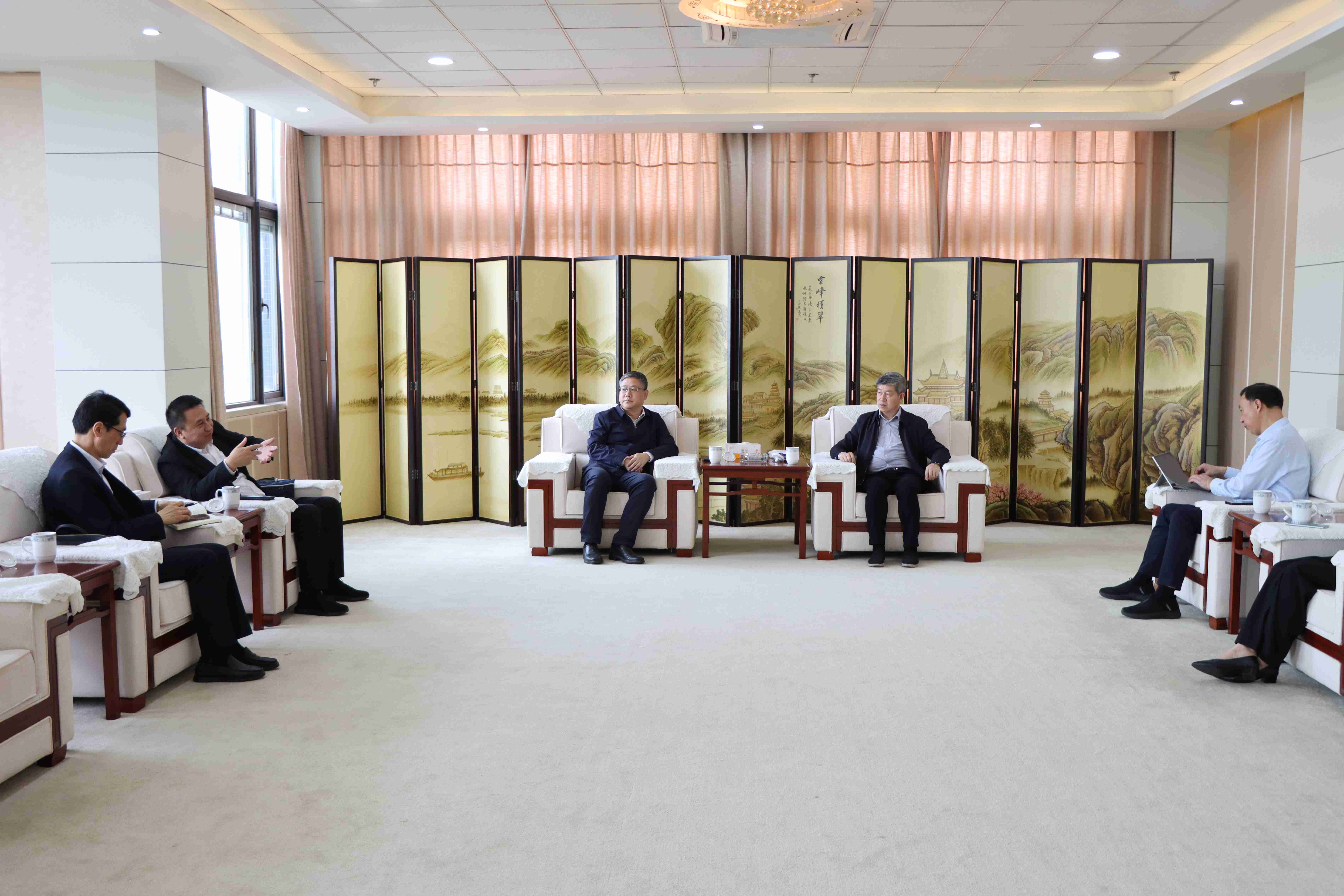 1712044737156022.jpg IMG_8464(1).jpg