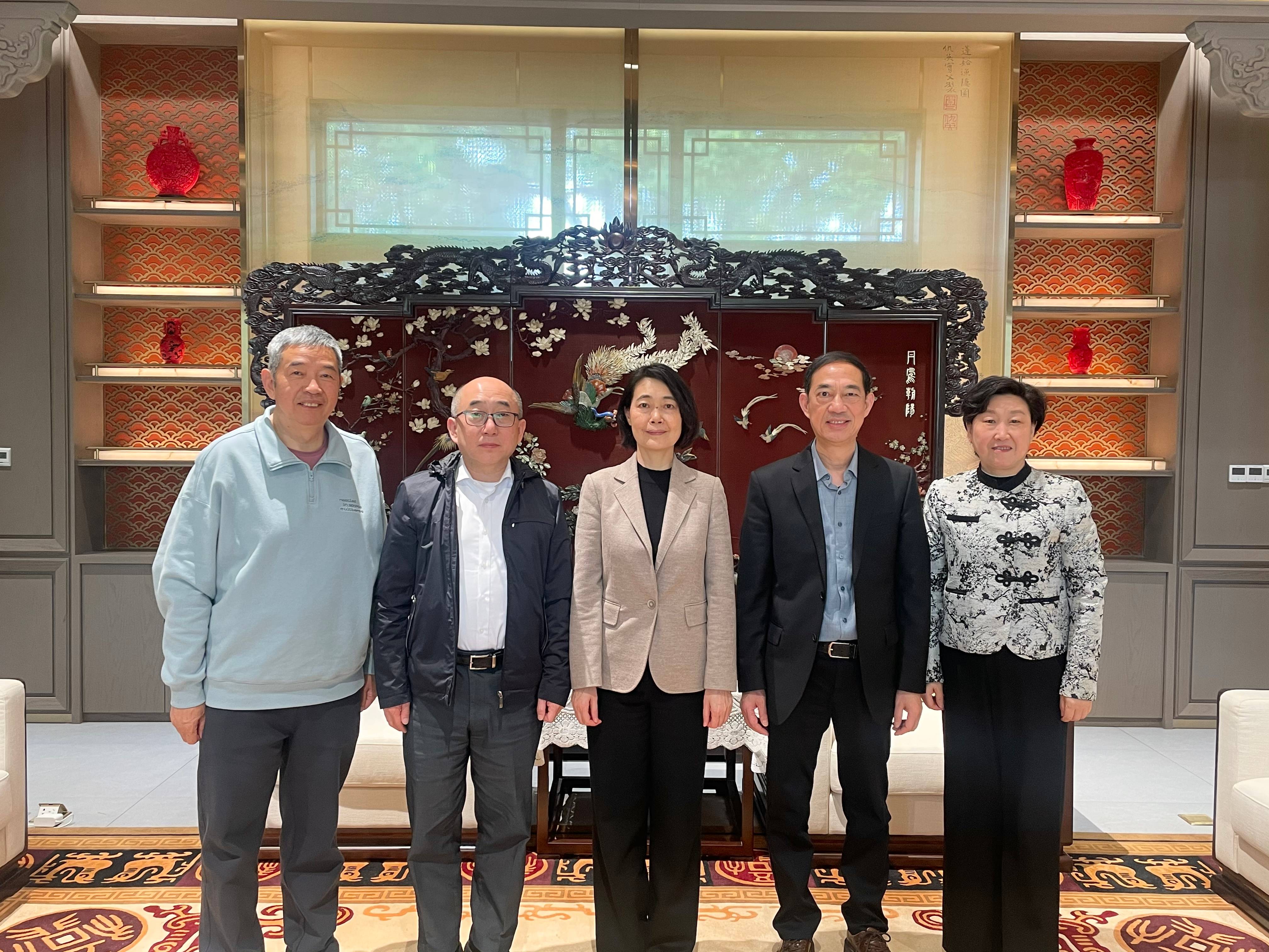 1742528685853869.jpg db79629edea08ac527c0094aee235aa(1).jpg