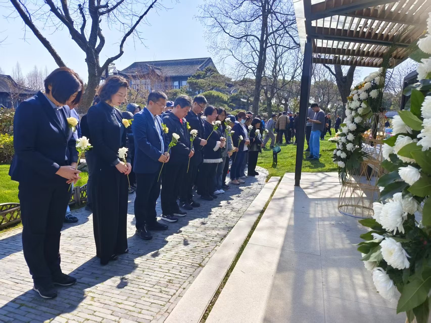 1742779636566164.jpg 2.jpg